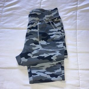 Zyia Active Gray Camo Unwind Joggers
